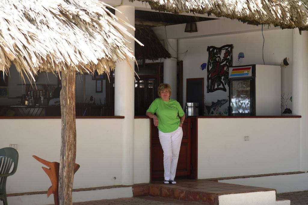 Green Parrot Beach Houses And Resort Placencia Exterior photo
