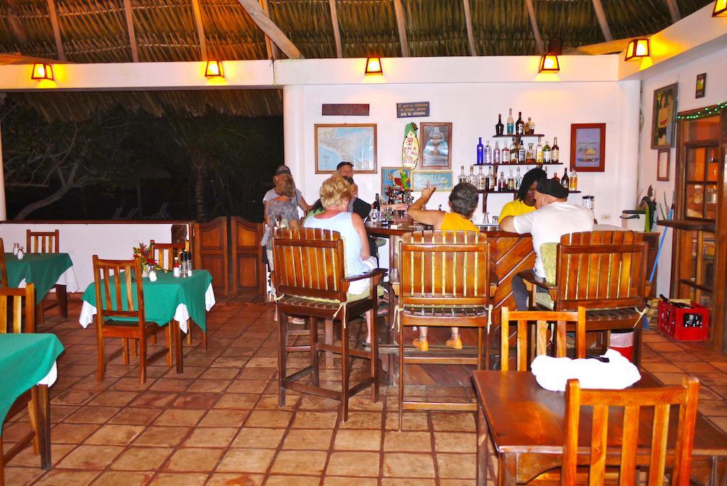 Green Parrot Beach Houses And Resort Placencia Exterior photo