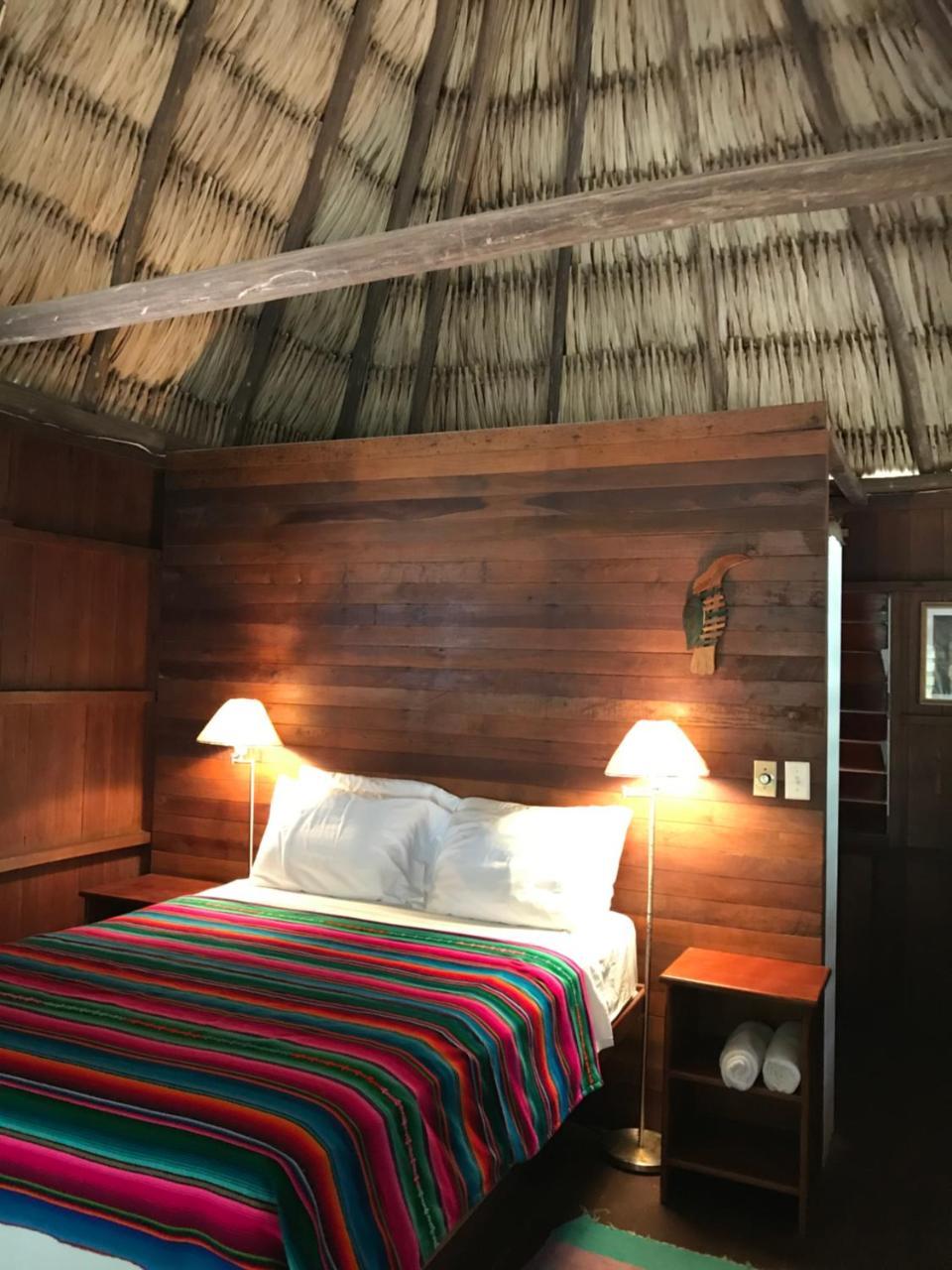 Green Parrot Beach Houses And Resort Placencia Exterior photo