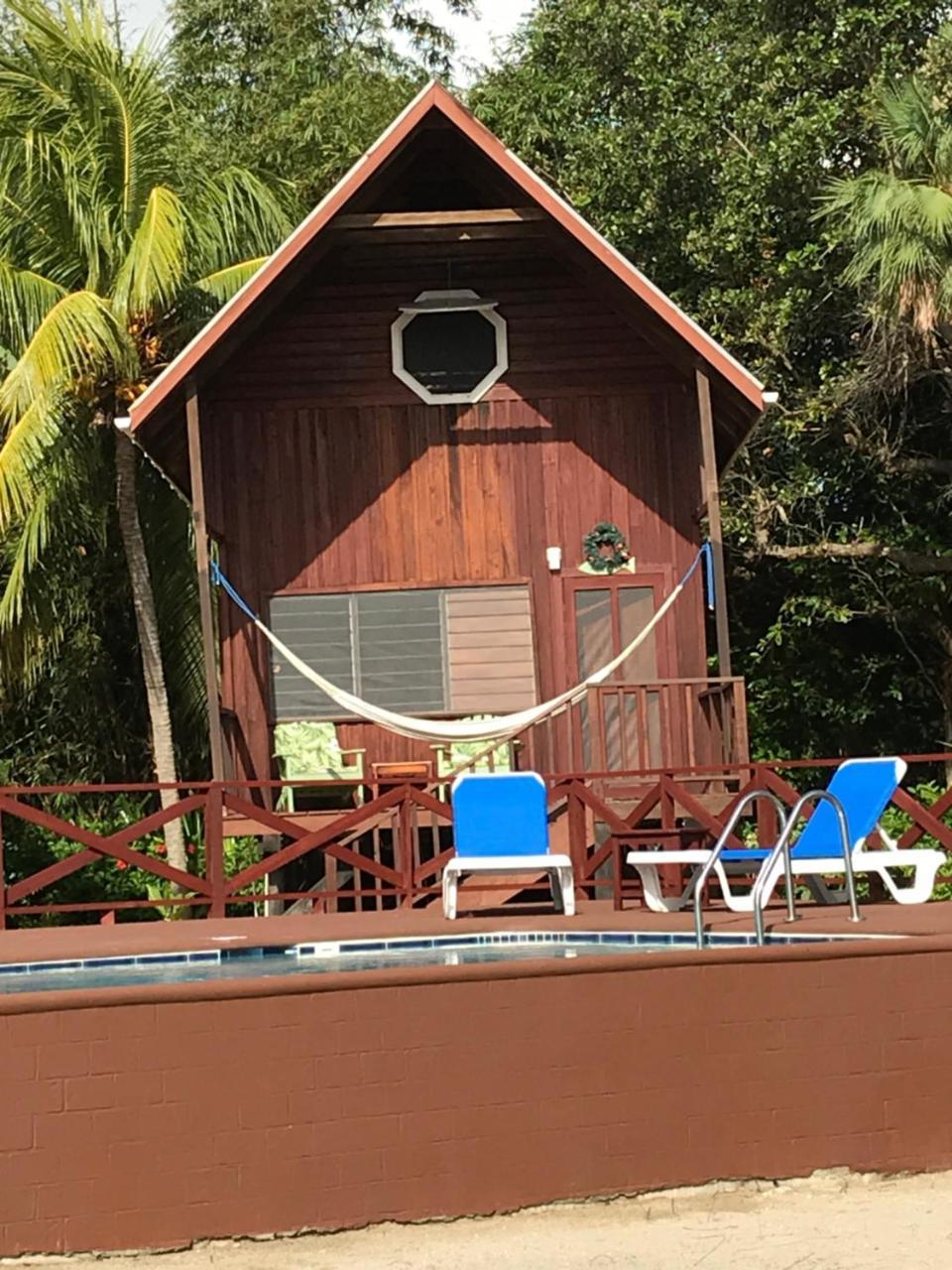 Green Parrot Beach Houses And Resort Placencia Exterior photo